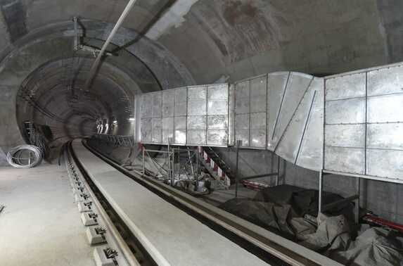 Hutatma Chowk station taking shape